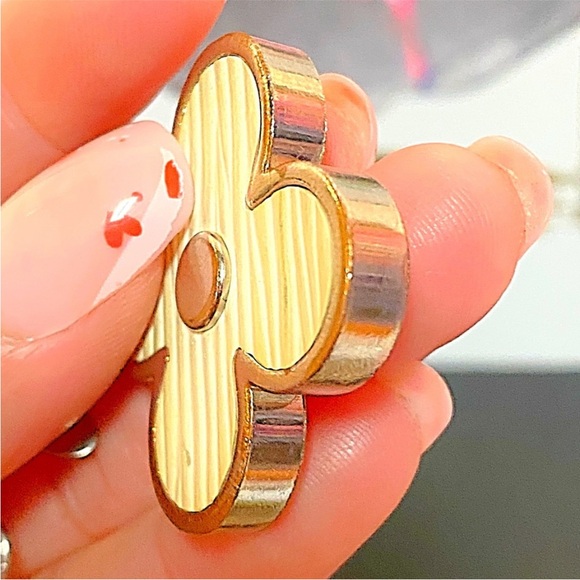 Louis Vuitton Epi Red /White Rimmy Keychain - Picture 4 of 13